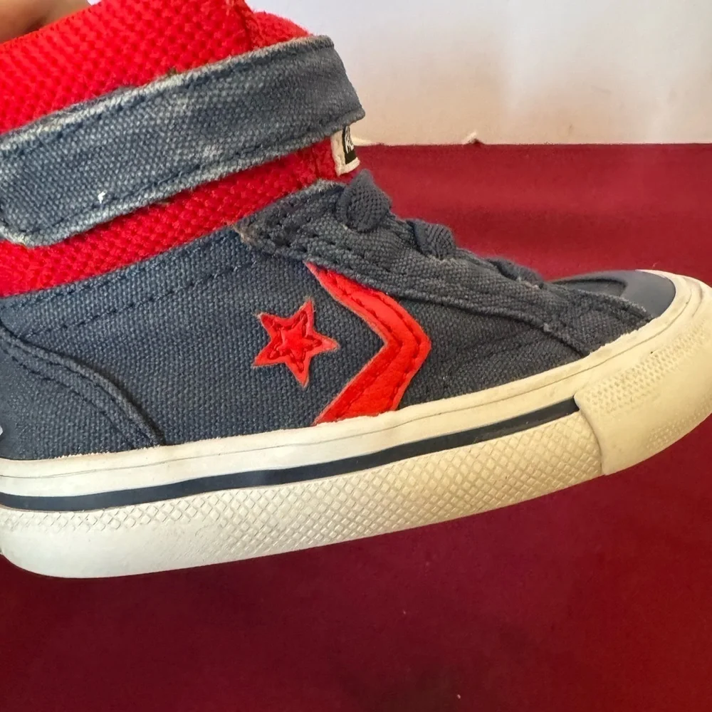 Converse Chuck Taylor Infant Size 5 EUC Super Cute! Fast Shipping